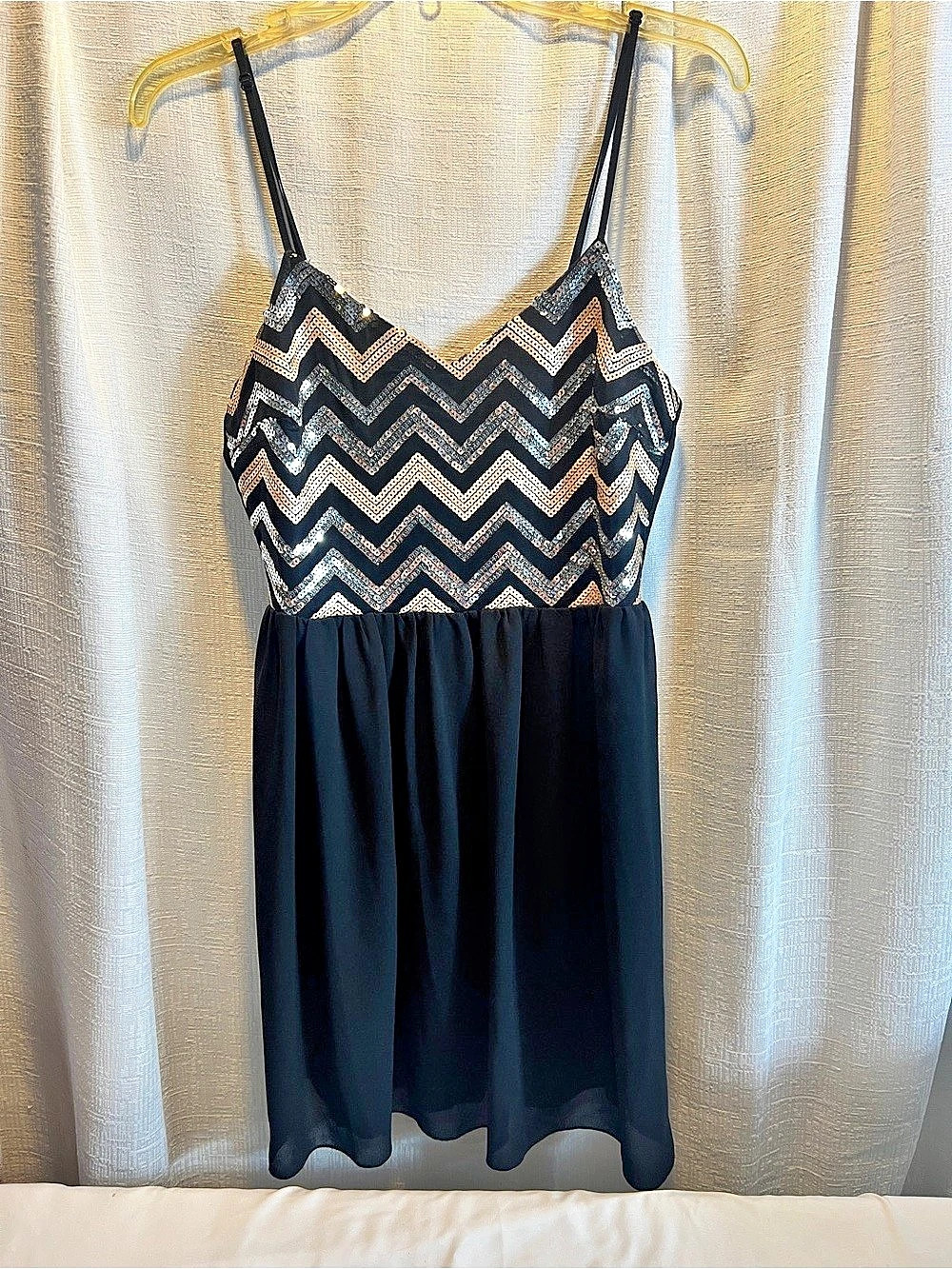 Mebon Geometric Mini Dress in Black & Gold Size Medium
